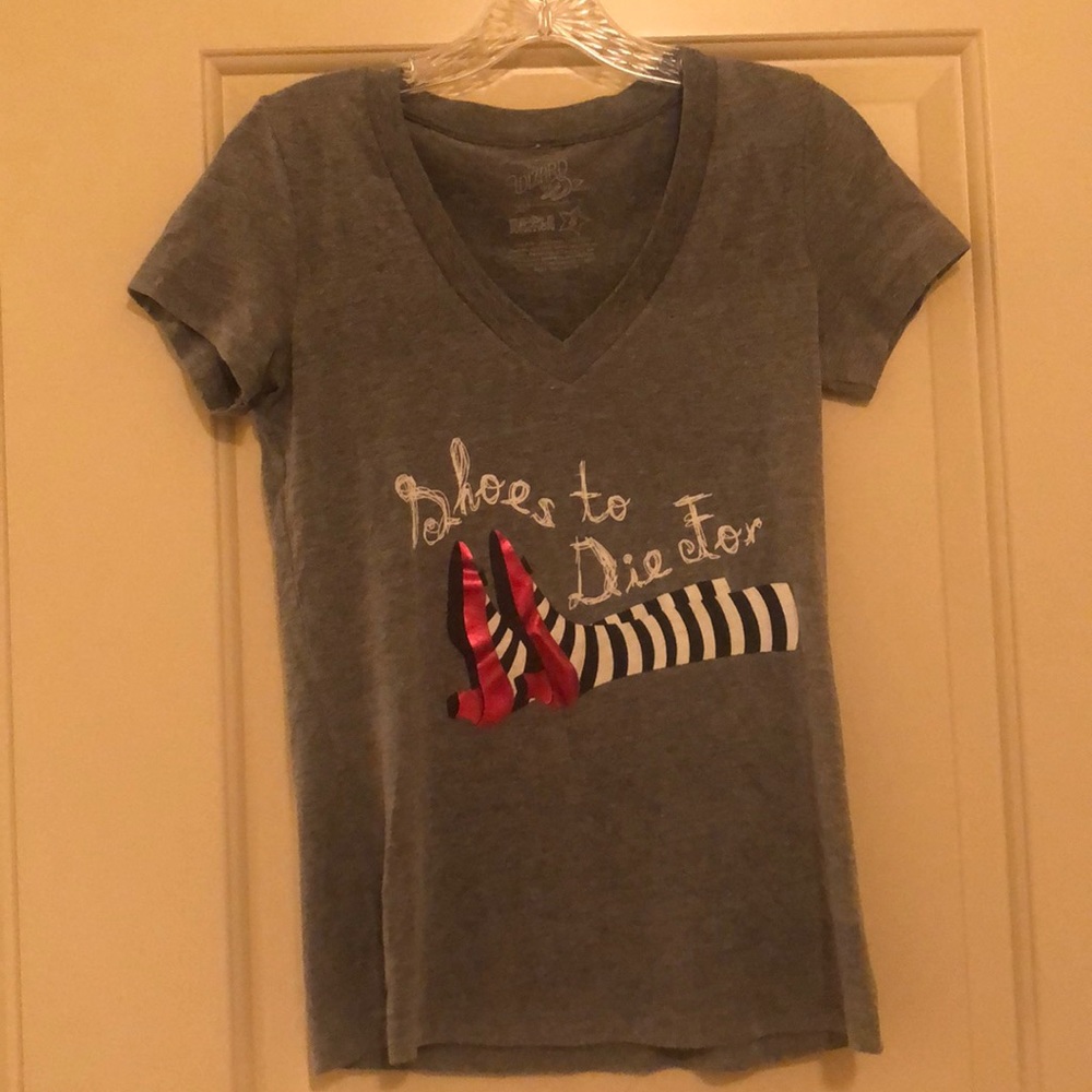 Grey wizard of oz short sleeve tee